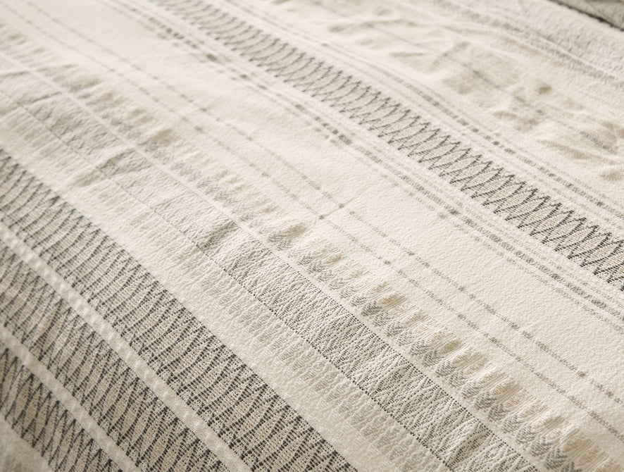 Lost Coast Organic Duvet Cover | Soft White w/Deep Graphite