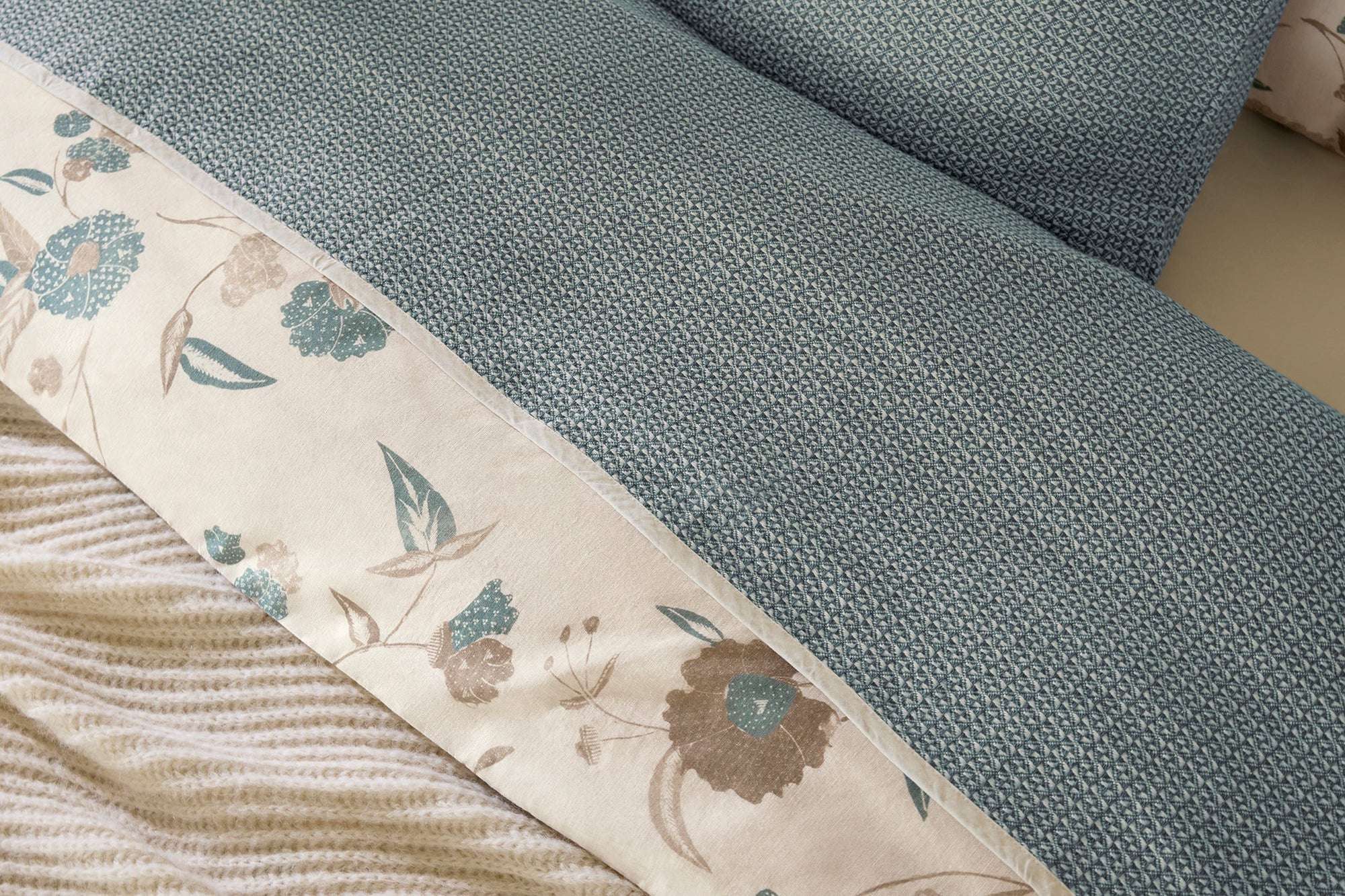 Honeycomb Organic Blanket 