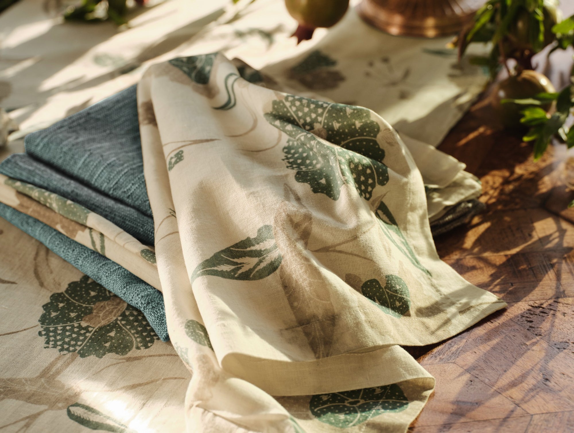 Aurora Print Table Runner 