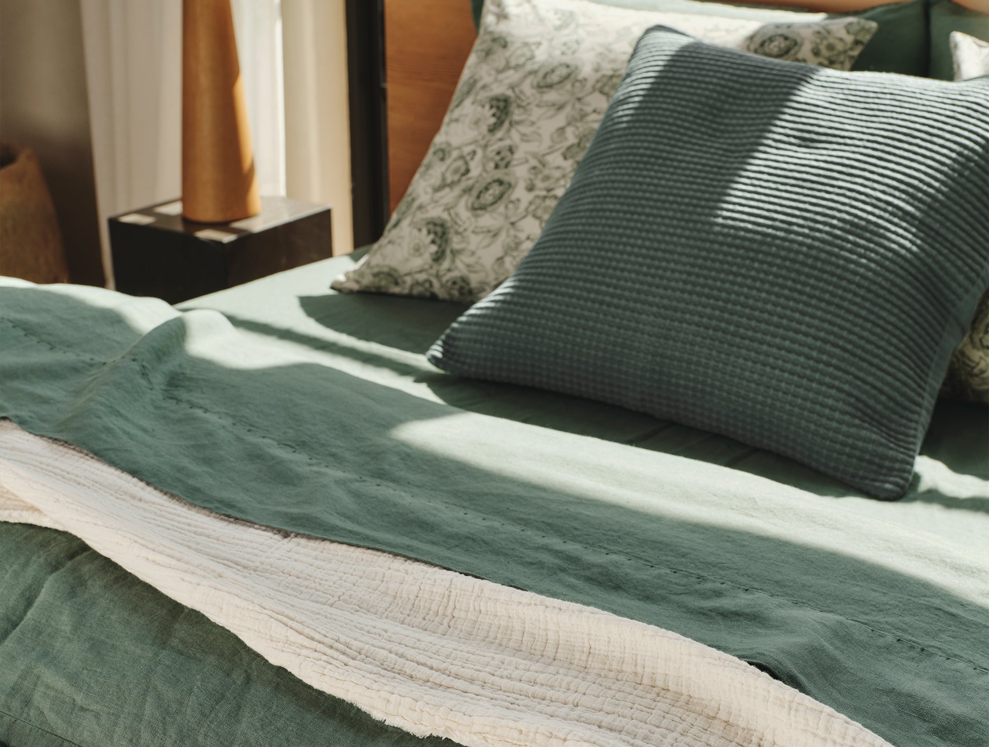Coyuchi Relaxed Linen Duvet Cover - Thumbnail 3