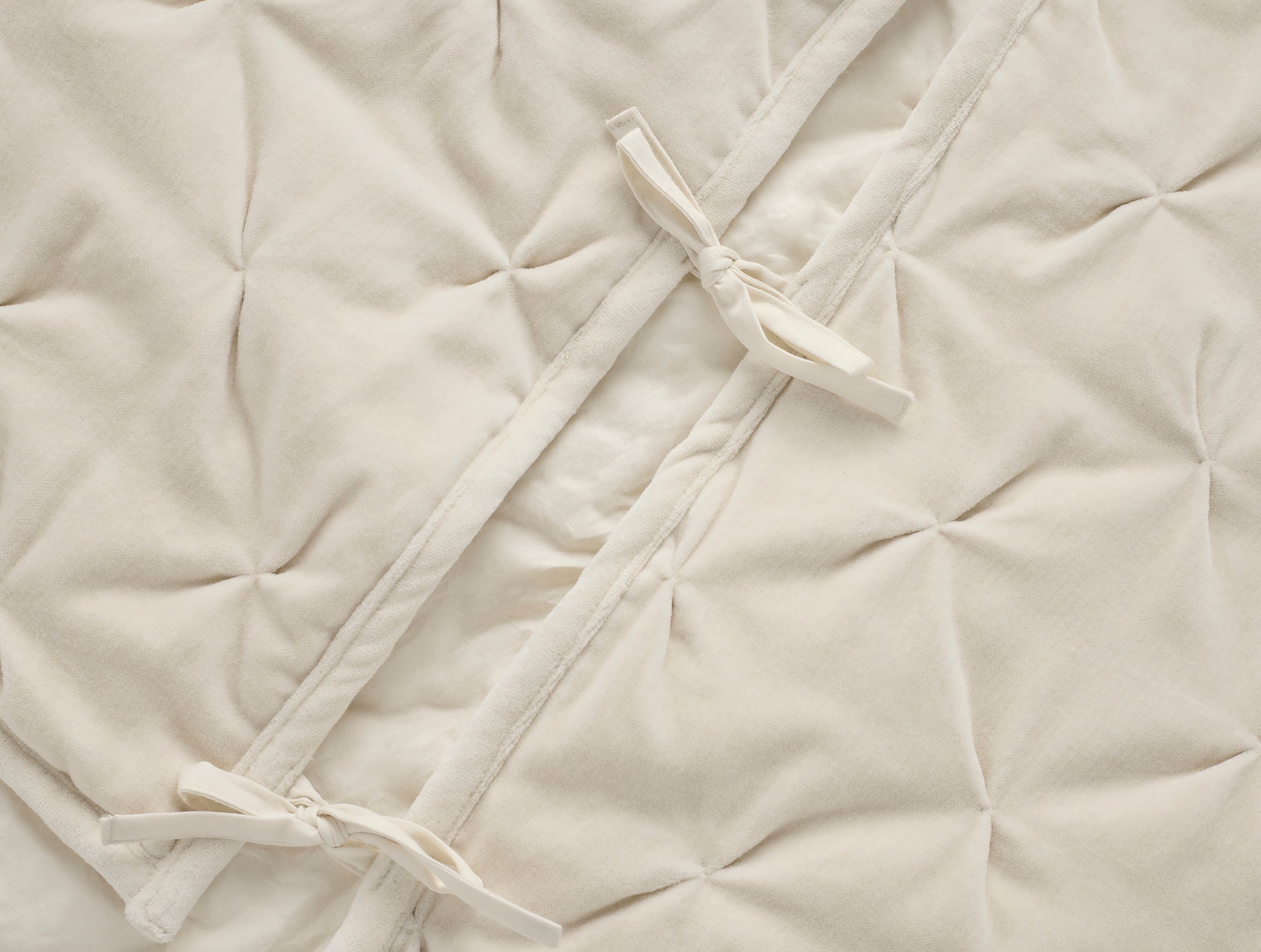 Velvet Tufted Organic Tree Skirt 