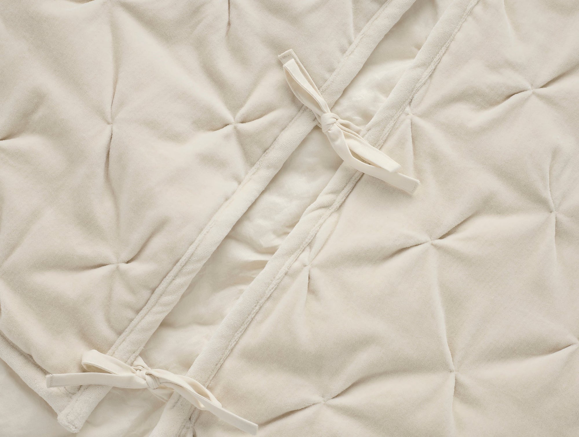 Velvet Tufted Organic Tree Skirt 