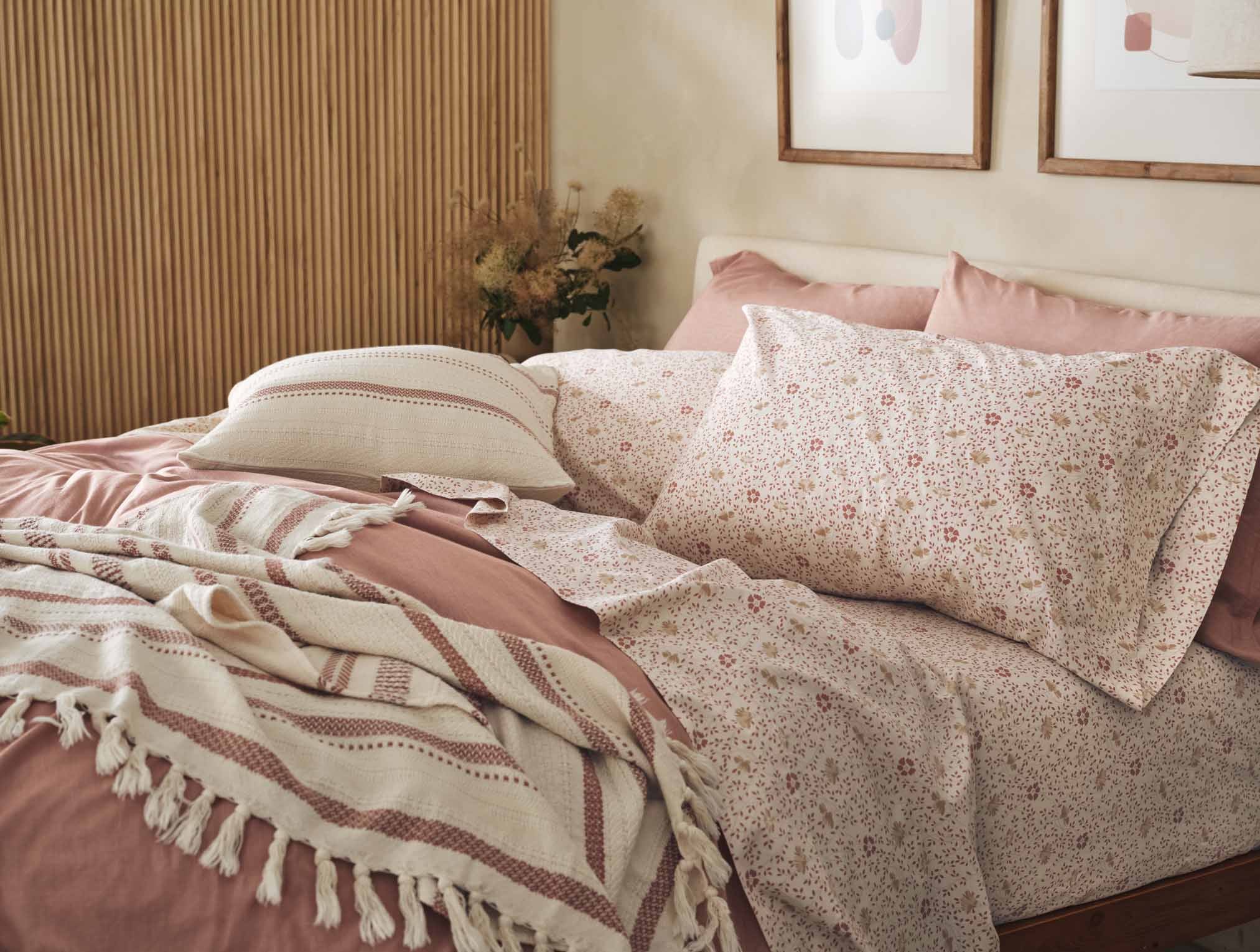 Coyuchi Percale Pillowcases - Thumbnail 4