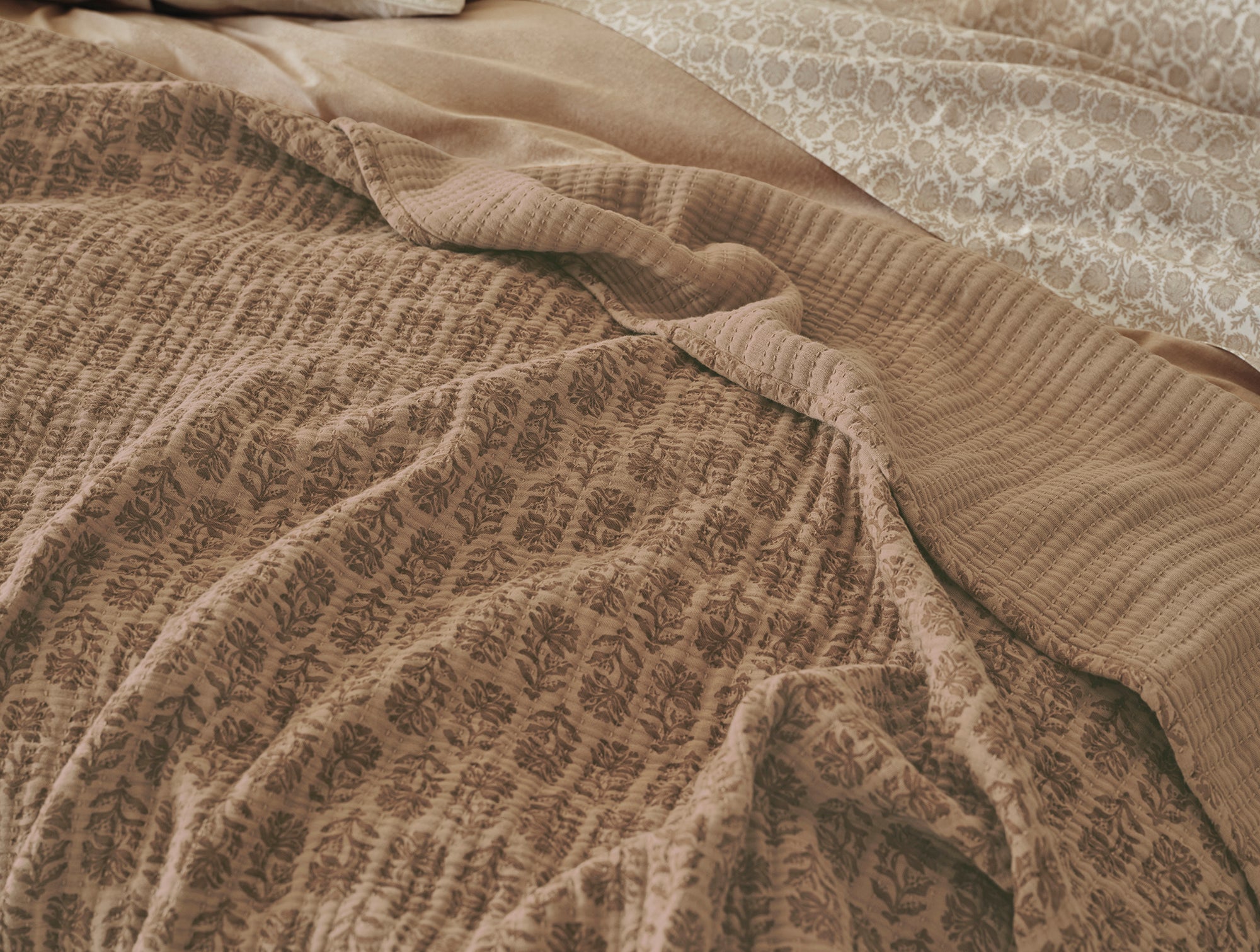 Mirada Organic Matelasse Blanket