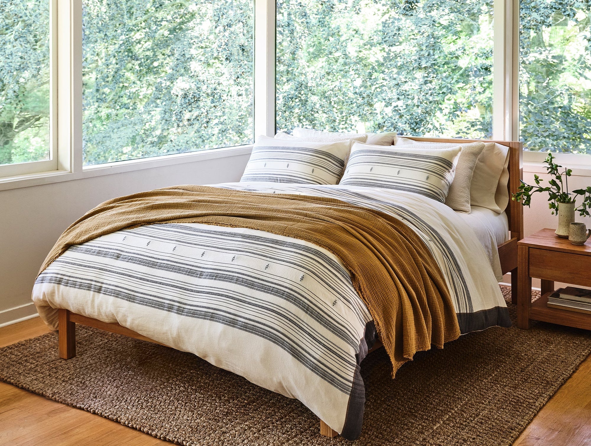 Coyuchi + RJ Inyo Organic Dobby Duvet Cover 