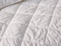 Diamond-Stitched Organic Cotton Comforter 