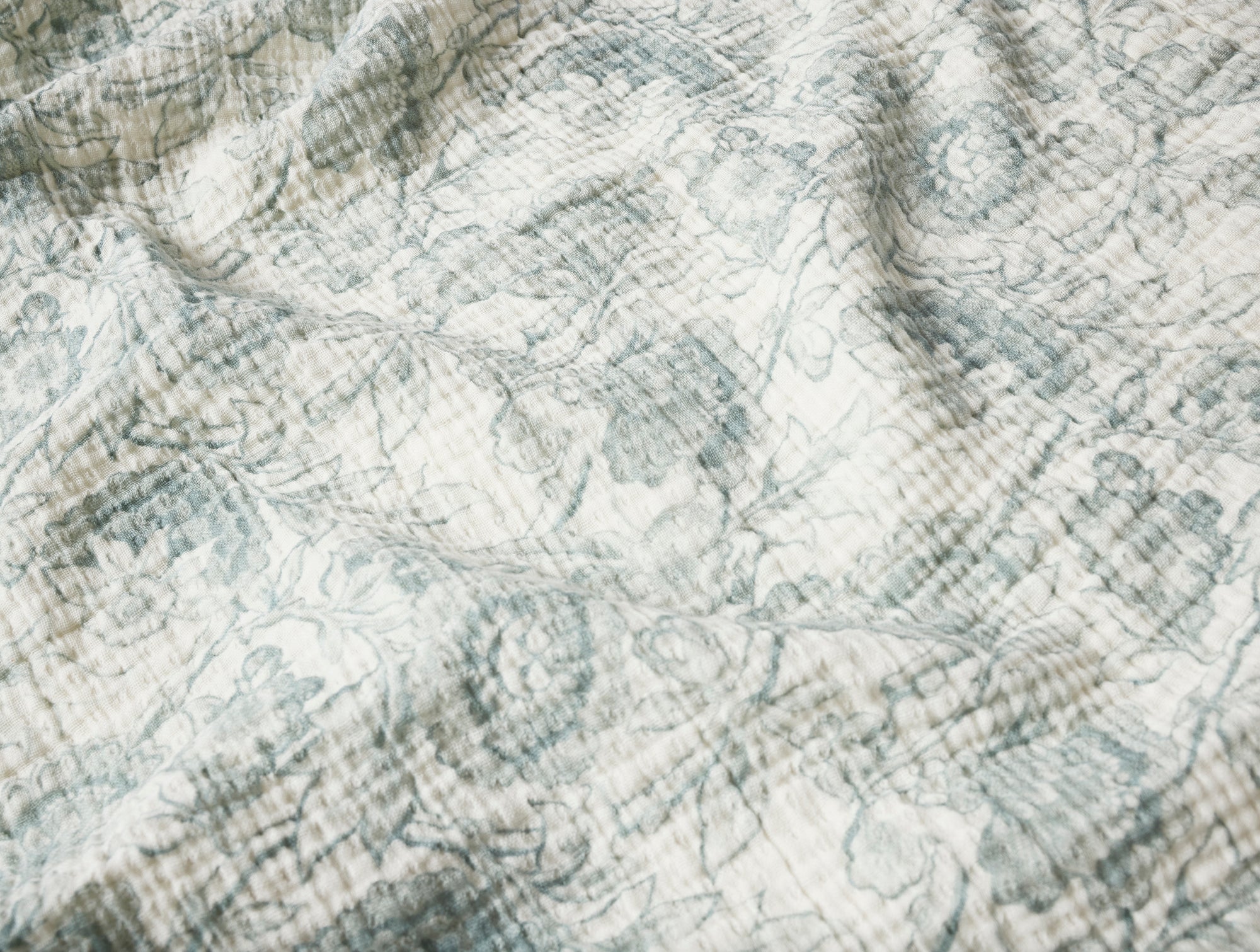Balboa Organic Matelasse Print Throw - Coyuchi 