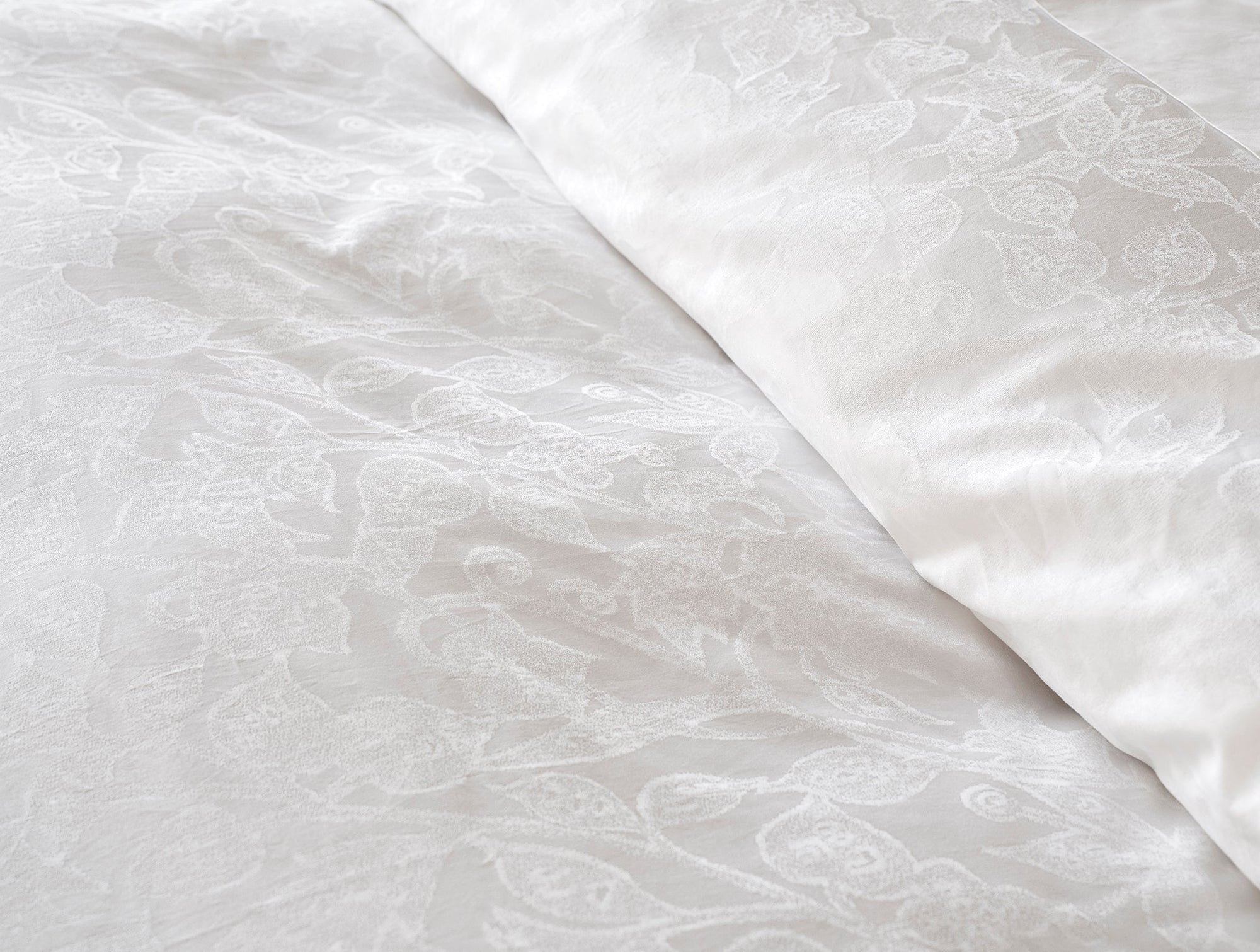 Heritage Organic Jacquard Border Pillowcases - Coyuchi 