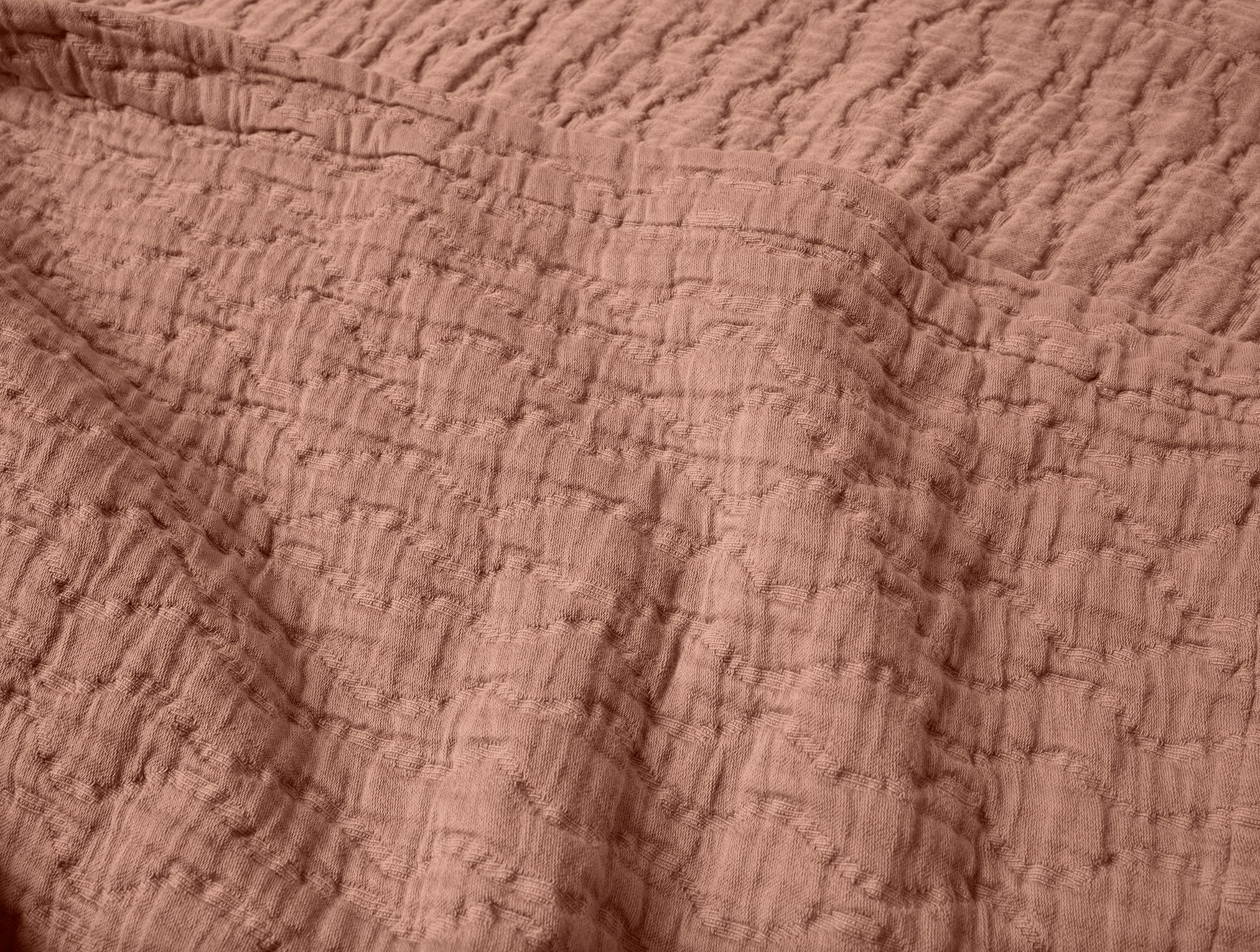 Coyuchi Pescadero Matelasse Coverlet - Thumbnail 2