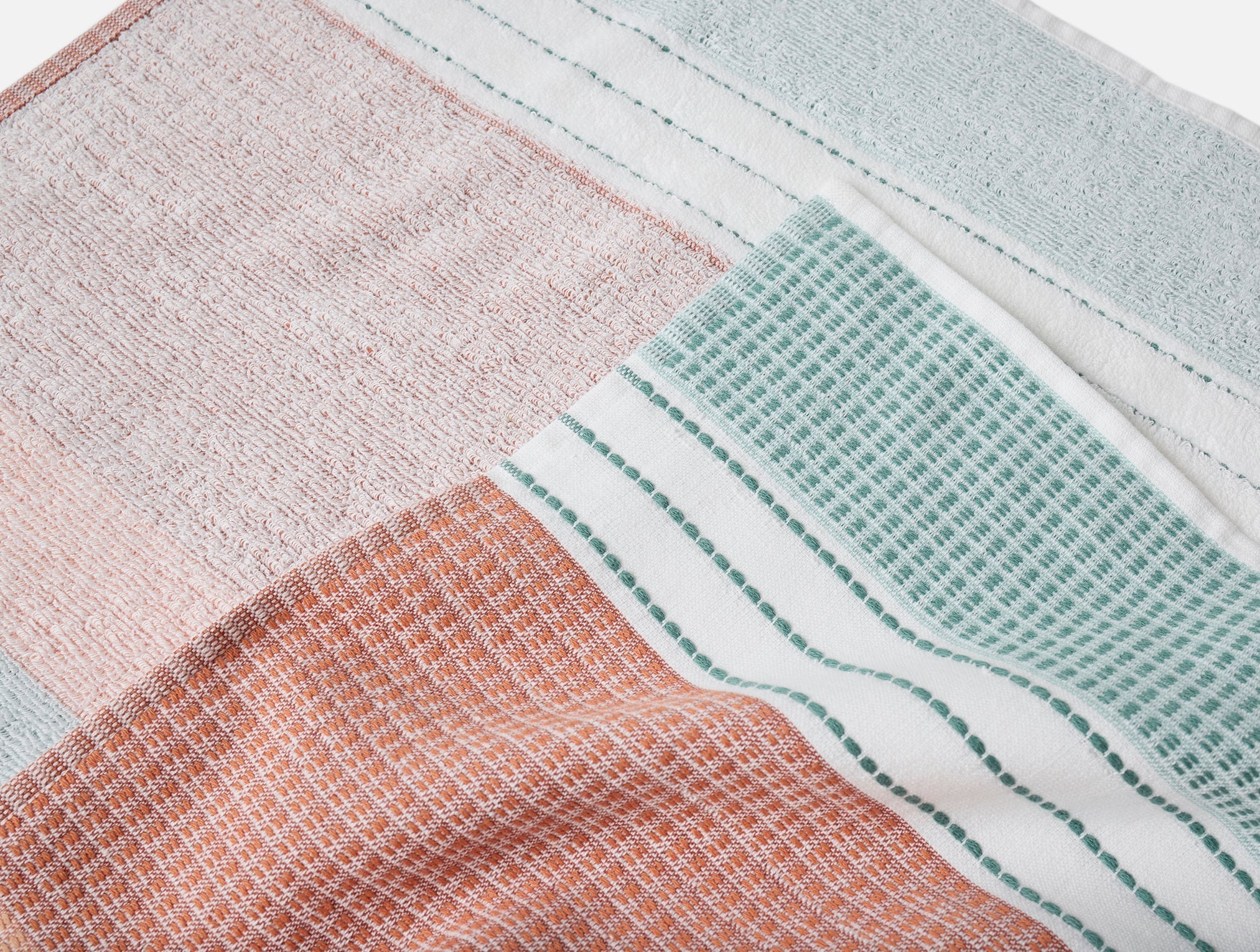 Seabright Organic Beach Towel – Coyuchi