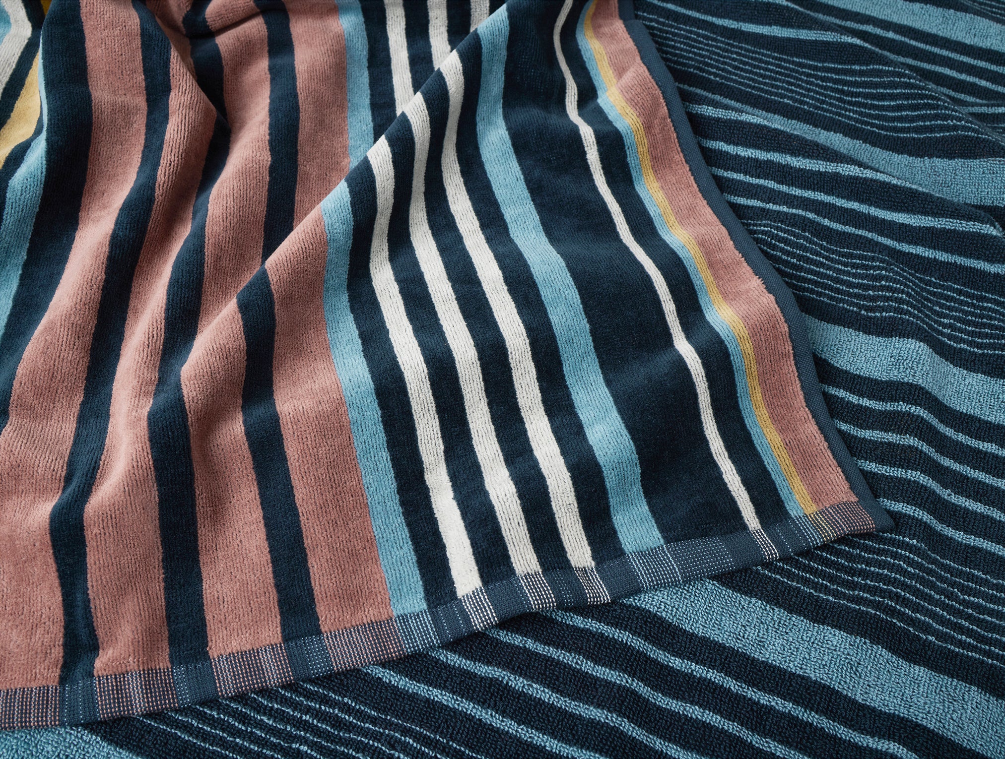 Dawn Stripe Organic Beach Towel – Coyuchi