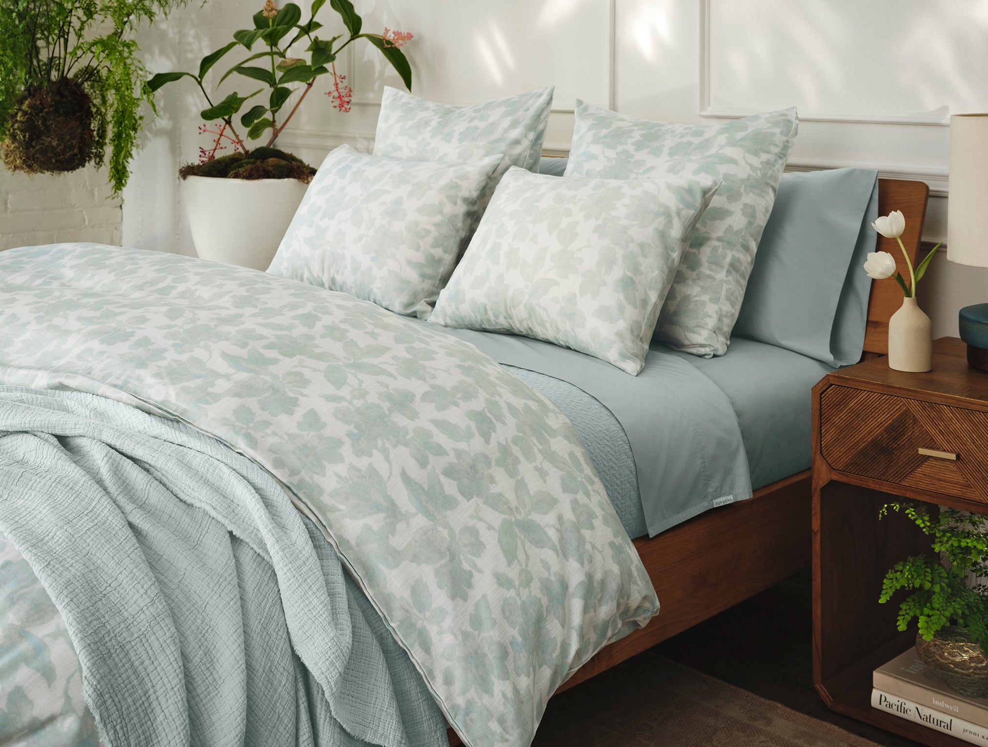 Coyuchi Camellia Duvet Cover - Thumbnail 2