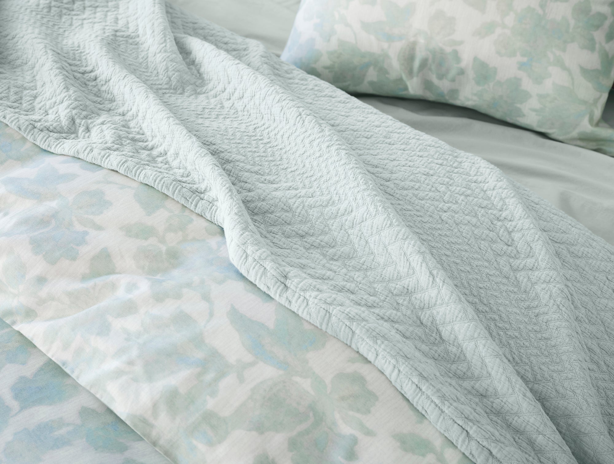 Camellia Organic Print Duvet Set
