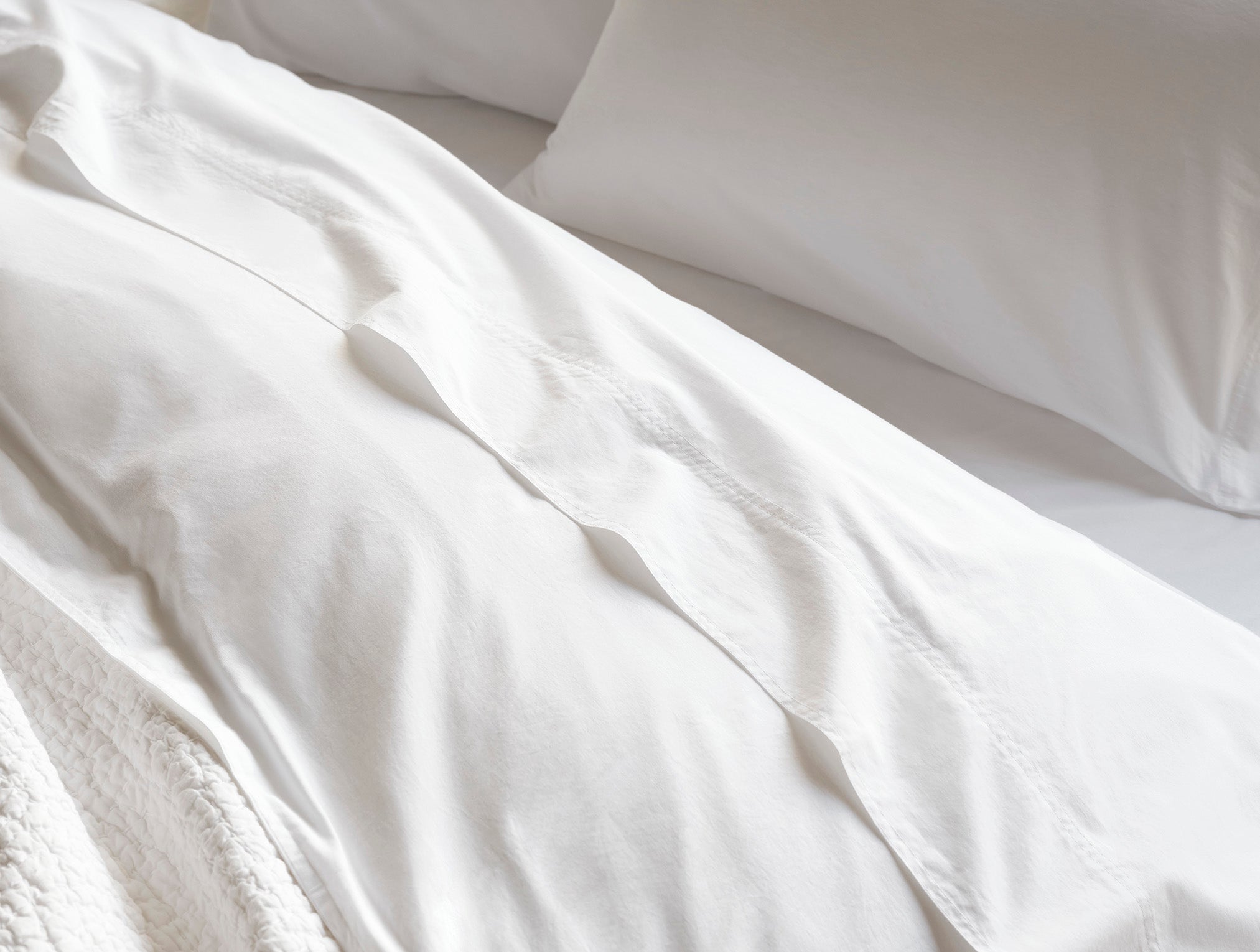 Coyuchi Crinkled Percale Sheet Set - Thumbnail 5