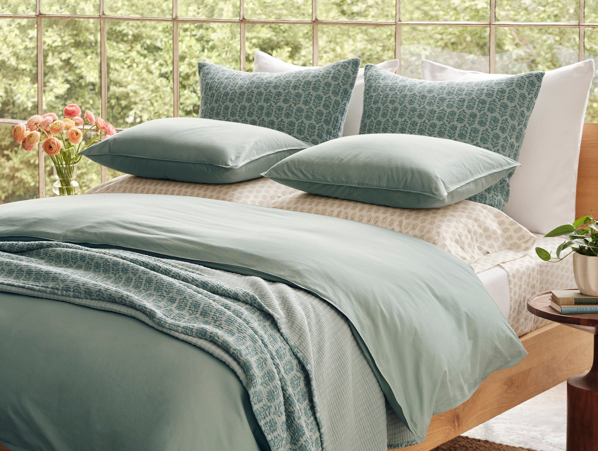 Coyuchi Mirada Matelasse Coverlet - Thumbnail 4