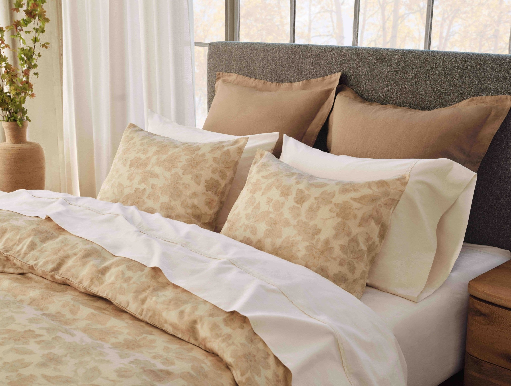 Coyuchi Camellia Organic Sham - Thumbnail 4