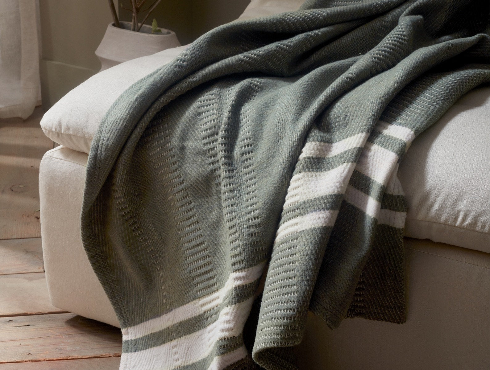 Cirrus Supersoft Organic Cotton Throw  