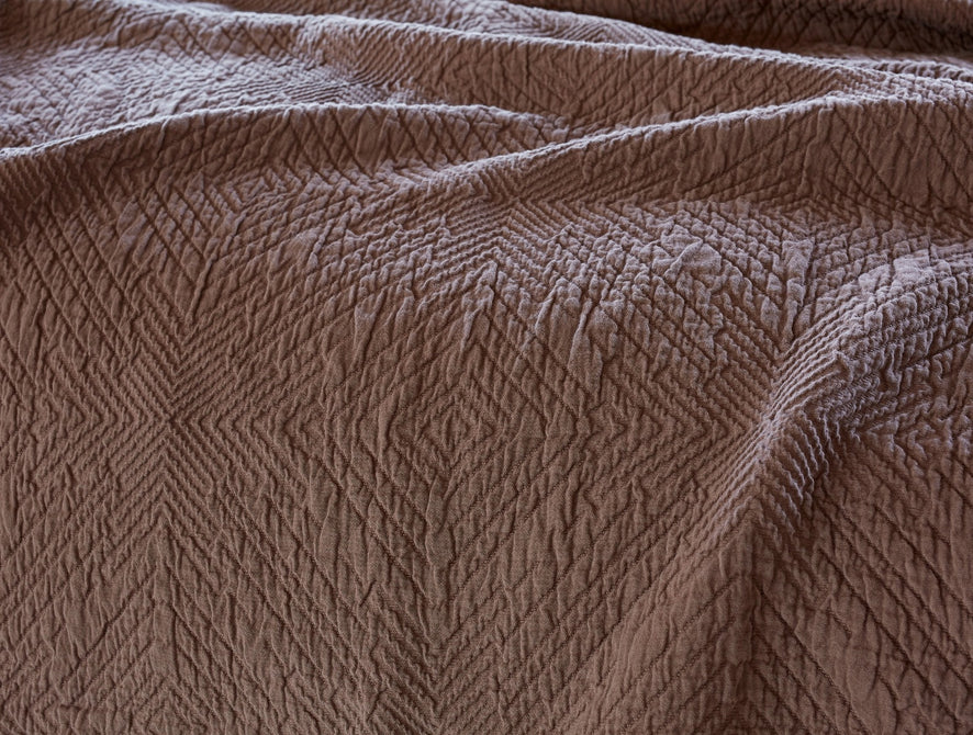 Avila Organic Matelasse Blanket | Redwood