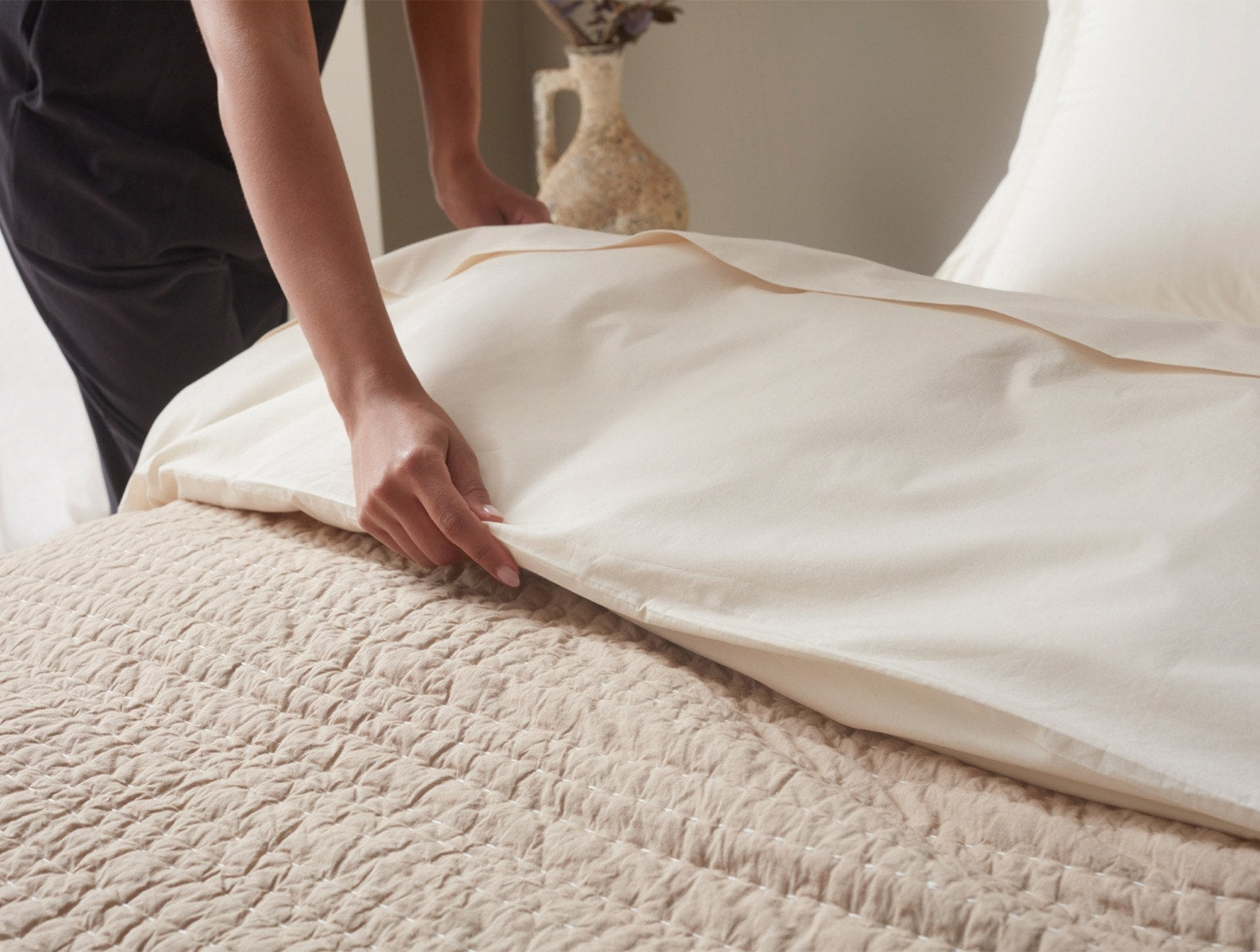 Channel Handstitched Organic Quilt – Coyuchi