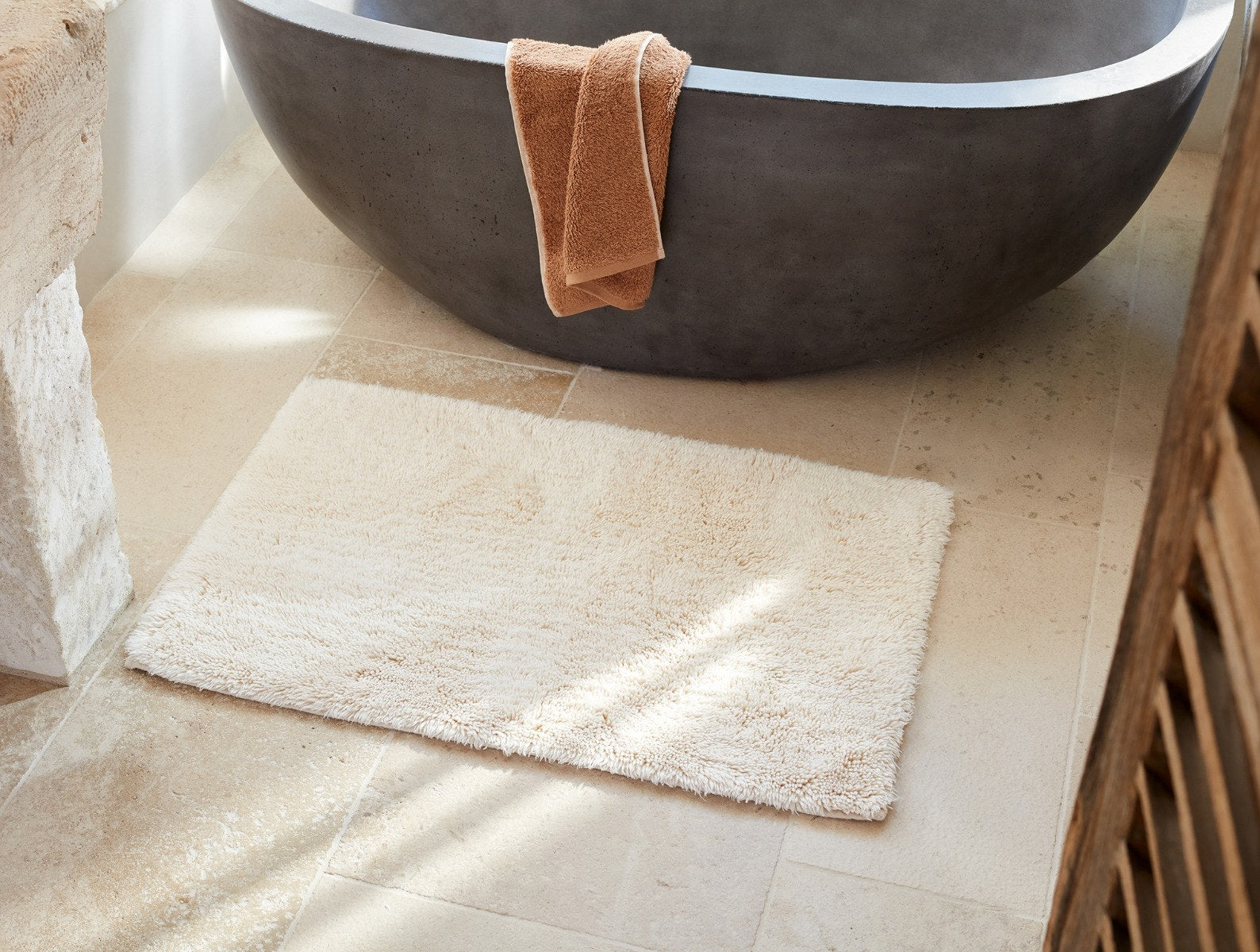 Coyuchi Shag Organic Bath Rug - Alpine White