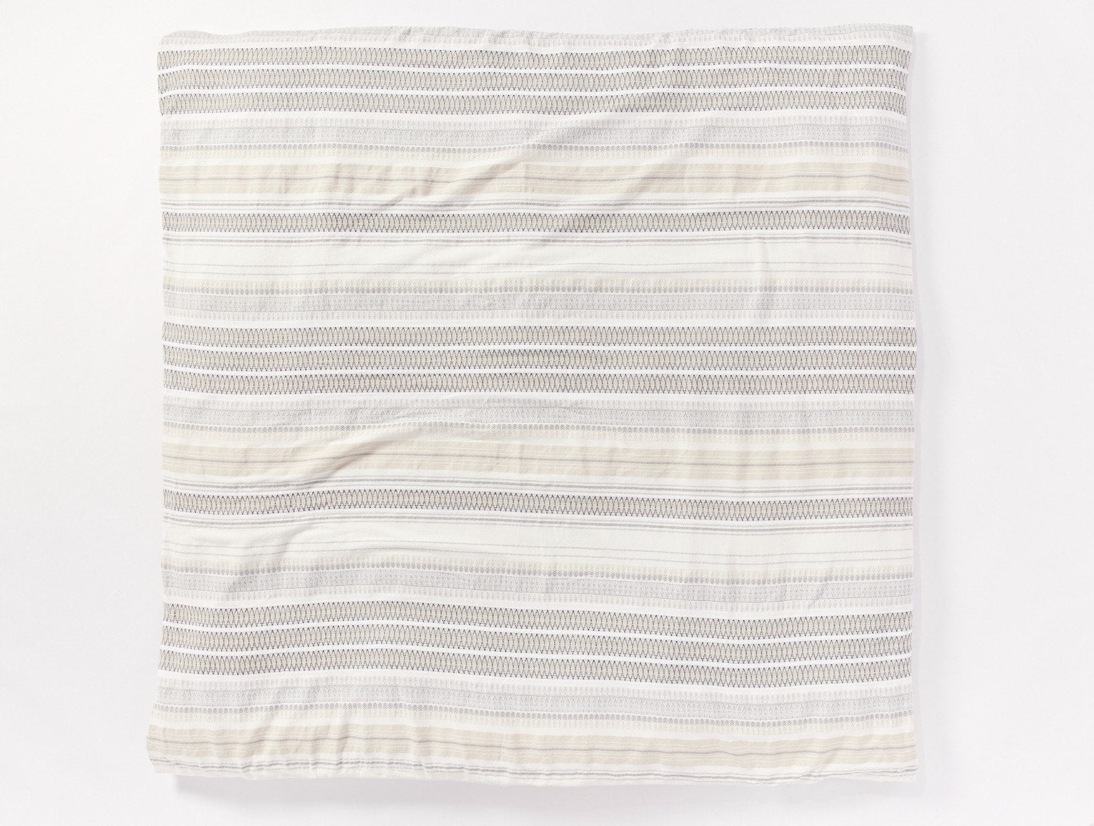 https://www.coyuchi.com/cdn/shop/files/pdp_lostcoast_duvet_softwhite_c_sp22_1549.jpg?v=1695157497&width=2000