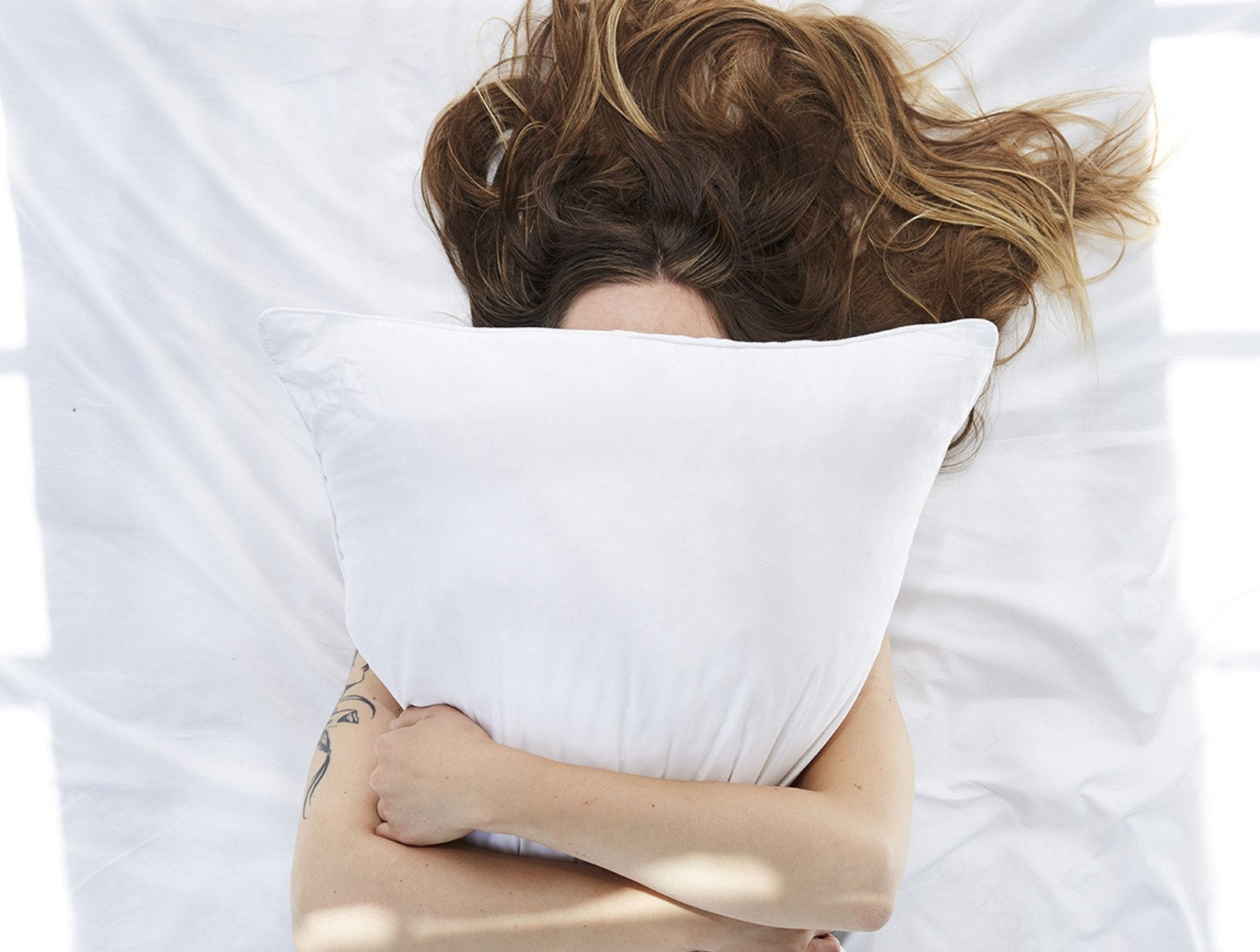 Coyuchi Molded Latex Pillow - Thumbnail 4