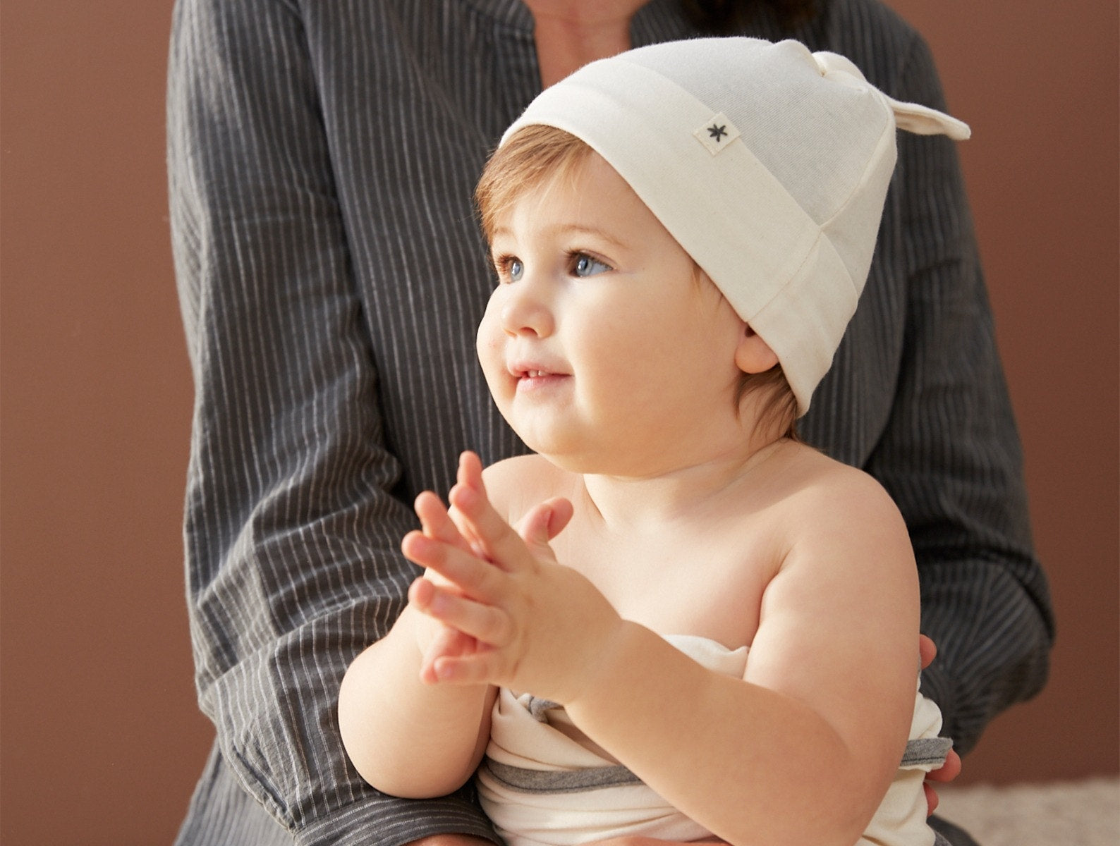 Remi Organic Jersey Baby Blanket + Beanie Set Coyuchi